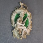 Zawieszka ceramiczna ścienna  płaskorzeźba 