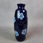 Wazonik porcelanowy kobaltowy w kwiaty