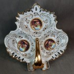 Porcelanowa patera ze scenkami rodzajowymi