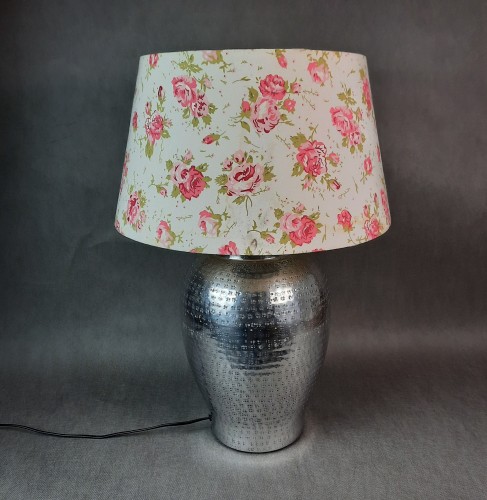 Lampa abażur w kwiaty
