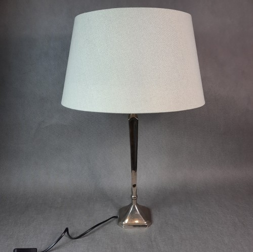 Lampa stołowa nowoczesny styl