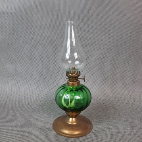 Lampa naftowa zielona