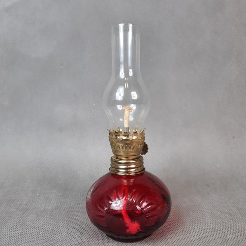 Lampa naftowa czerwona 