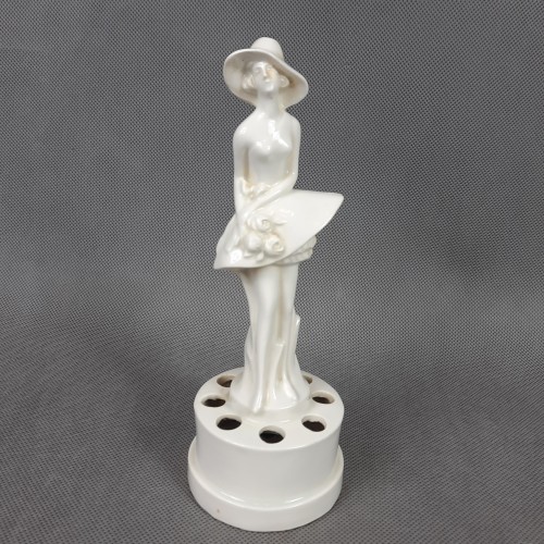 Figurka porcelanowa dama w kapeluszu 