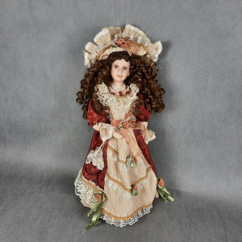 Lalka porcelanowa w pięknym stroju wiktoriańskim KOLEKCJONERSKA