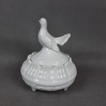Bomboniera/puzderko ceramiczne z gołębiem