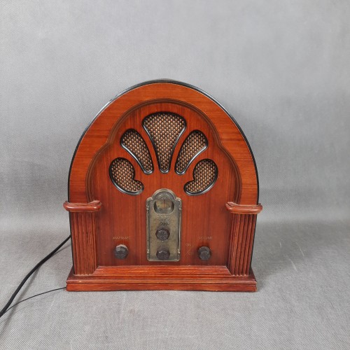 Radio drewniane w stylu katedry 