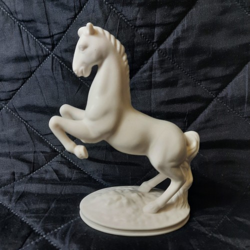 Figurka Koń z porcelany  biskwitowej REUTTER PORZELLAN 