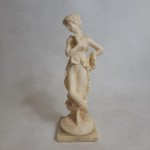 Figurka z alabastru  Afrodyta 
