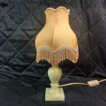 Lampka onyks z abażurem we frędzle 